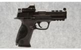 Smith & Wesson M&P9 Performance Center 9 MM - 1 of 4