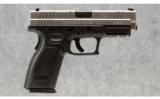 Springfield XD40 .40 S&W - 1 of 4