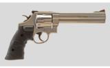 Smith & Wesson 629-6 Classic .44 Magnum - 1 of 4