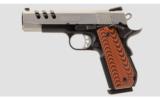 Smith& Wesson Performance Center 1911
.45 ACP - 4 of 4