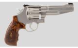 Smith & Wesson 627-5 .357 Magnum - 1 of 4
