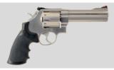 Smith & Wesson 629-4 Classic .44 Magnum - 1 of 4