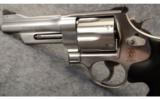 Smith & Wesson ~ 629-6 ~ .44 Magnum - 5 of 6