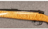 Weatherby~Mark V~.300 Wby Mag - 8 of 12