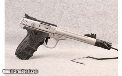 Smith & Wesson ~ SW22 Victory ~ .22 Long Rifle