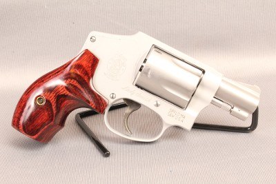 Smith & Wesson ~ 642-2 Lady Smith ~ .38 Spl + P