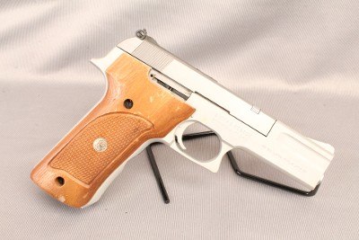 Smith & Wesson ~ 622 ~ .22 LR