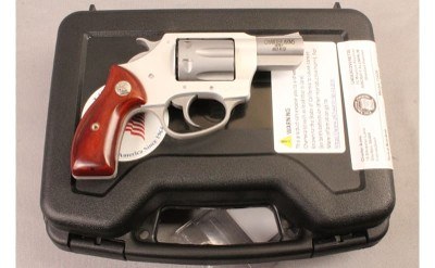 Charter Arms~Undercoverette~32 MAG - Image 3 of 3