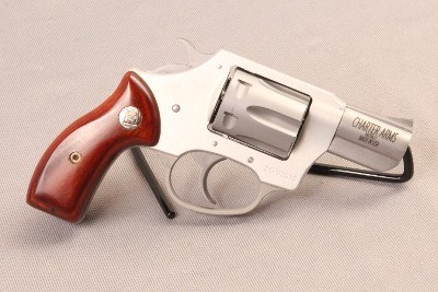 Charter Arms~Undercoverette~32 MAG - Image 1 of 3
