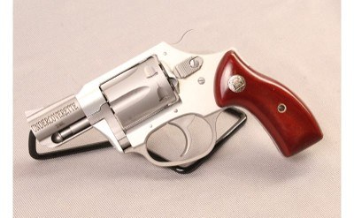 Charter Arms~Undercoverette~32 MAG - Image 2 of 3