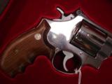 Smith & Wesson Model 629 Magna Classic - 10 of 13