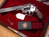 Smith & Wesson Model 629 Magna Classic - 6 of 13