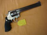 Smith & Wesson Model 629 DX Classic. - 8 of 15