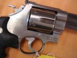 Smith & Wesson Model 629 DX Classic. - 10 of 15