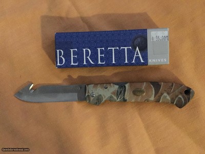 Beretta Airlight Folder with Guthook