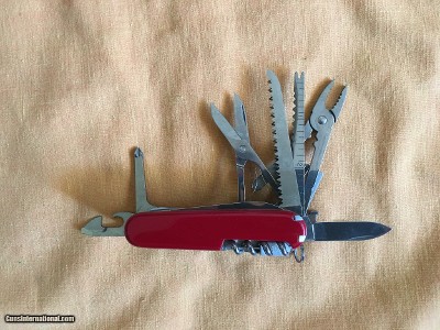 Victorinox The Champ multi tool