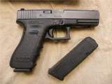 Glock 22 40 Caliber Pistol + Case 2 Magazines - 2 of 8