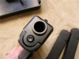Glock 22 40 Caliber Pistol + Case 2 Magazines - 6 of 8