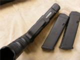 Glock 22 40 Caliber Pistol + Case 2 Magazines - 5 of 8