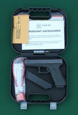 Glock Model 22, .40 Cal Semi-Automatic Pistol - 1 of 3