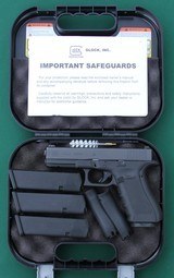 Glock Model 22, Gen 4, .40 Cal Semi-Automatic Pistol, PG2250702 - 1 of 14