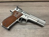 Smith & Wesson 952-2, 9mm, with original aluminum case, 3 magazines