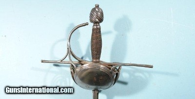 FINE SPANISH CUP HILT RAPIER CIRCA LATE 17TH CENTURY. 