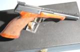 1963 MINT ORIGINAL CONDITION BROWNING MEDALIST .22LR TARGET PISTOL WITH VENT RIB PISTOL IN ORIG. CASE. - 3 of 8