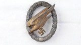 WW2 GERMAN LUFTWAFFE FALLSCHIRMJAGER PARATROOPER BADGE MAKER STAMPED G.H. OSANG OF DRESDEN. - 1 of 3