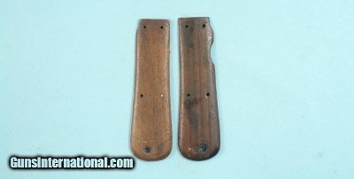 WW2 WWII GERMAN PARATROOPER FALLSCHIRMJÄGER GRAVITY KNIFE GRIPS OR GRIP PANELS CIRCA 1937.