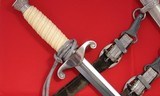 WW2 GERMAN ARMY HEER OFFICER’S DAGGER AND SCABBARD WITH BELT HANGERS AND PORTAPEE. - 4 of 13