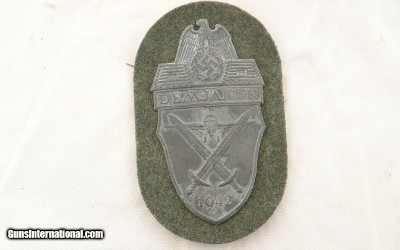 WW2 GERMAN WEHRMACHT DEMJANSK 1942 CAMPAIGN ARM SHIELD.