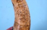 FRENCH & INDIAN WAR AMERICAN “FOLKY ARTIST” CARVED POWDER HORN OR POWDERHORN DATED 1759. - 2 of 16
