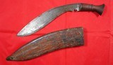 ORIGINAL WW1 WWI BRITISH-INDIAN ARMY GURKHA KUKHRI FIGHTING KNIFE WITH SCABBARD DATED 1915. - 2 of 11