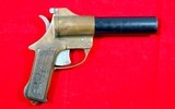32296-WW2 WWII  INTERNATIONAL FLARE SIGNAL CO. 37MM FLARE PISTOL DATED 1943. - 2 of 5