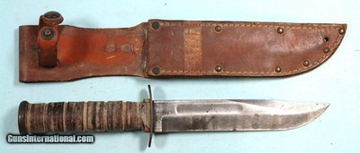 32656-WW2 WWI U.S. MARINE CORPS USMC CAMILLUS K-BAR KBAR FIGHTING KNIFE AND SCABBARD.