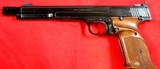 SMITH AND WESSON S&W MOD. 41 MODEL 41 TARGET PISTOL IN .22 LR WITH 7” BARREL ORIGINAL MUZZLE BREAK AND 3 EXTRA MAGS. - 2 of 6