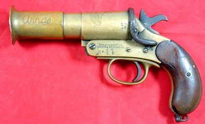 BRITISH WW1 WWI CANADIAN ROYAL ARTILLERY REGIMENT WEBLEY & SCOTT BRASS VERY FLARE OR SIGNAL PISTOL ENGRAVED “YPRES” AND WITH REGIMENTAL COAT OF ARMS.