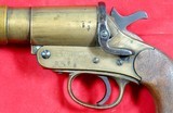 BRITISH WW1 WWI WEBLEY & SCOTT VERY BRASS FLARE OR SIGNAL PISTOL. - 3 of 4 BRITISH WW1 WWI WEBLEY & SCOTT VERY BRASS FLARE OR SIGNAL PISTOL. - 3 of 4