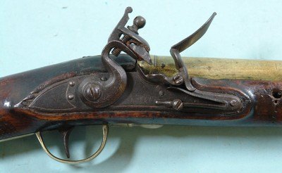 BRITISH FLINTLOCK BRASS BARREL BLUNDERBUSS SIGNED SMITH CIRCA LATE 1700’S. - Image 3 of 10