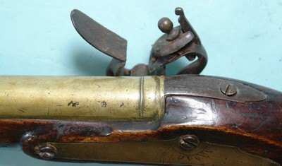 BRITISH FLINTLOCK BRASS BARREL BLUNDERBUSS SIGNED SMITH CIRCA LATE 1700’S. - Image 5 of 10