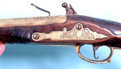 ORNATE REVOLUTIONARY WAR ERA GERMAN FLINTLOCK BRASS BARREL OFFICER’S PISTOL CIRCA 1760’S-70’S. - Image 4 of 11