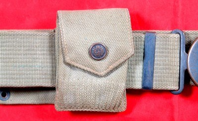 SCARCE WW1 WWI MILLS U.S. MODEL 1910 ARMY OFFICER’S GARRISON WEB PISTOL BELT W/U.S. BUCKLE & CARTRIDGE POUCHES. - Image 3 of 7