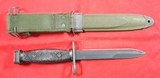 VIETNAM WAR GENERAL CUTLERY U.S. M7 BAYONET FOR THE M16 RIFLE W/USM8A1 SCABBARD. - Image 2 of 3
