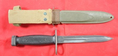 VIETNAM WAR U.S. M7 BAYONET FOR THE M16 RIFLE W/USM8 SCABBARD. - Image 2 of 3