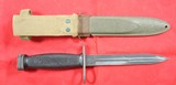 VIETNAM WAR U.S. M7 BAYONET FOR THE M16 RIFLE W/USM8 SCABBARD. - Image 2 of 3