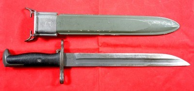 WW2 WWII M-1 M1 GARAND SHORT BAYONET AND SCABBARD. - Image 1 of 5
