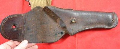 WW1 WWI WWII WW2 2 U.S. MODEL 1916 OFFICER’S HOLSTER FOR 1911 OR 1911-A1 , WEB BELT, MAG POUCH, 2 ORIG. WW2 MAGS & WEB MED POUCH. - Image 3 of 6