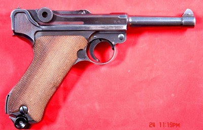 WW2 WWII GERMAN MAUSER BYF/42 BYF 42 DATE P-08 LUGER PISTOL. - Image 2 of 10
