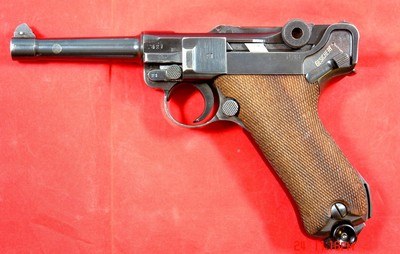 WW2 WWII GERMAN MAUSER BYF/42 BYF 42 DATE P-08 LUGER PISTOL. - Image 1 of 10